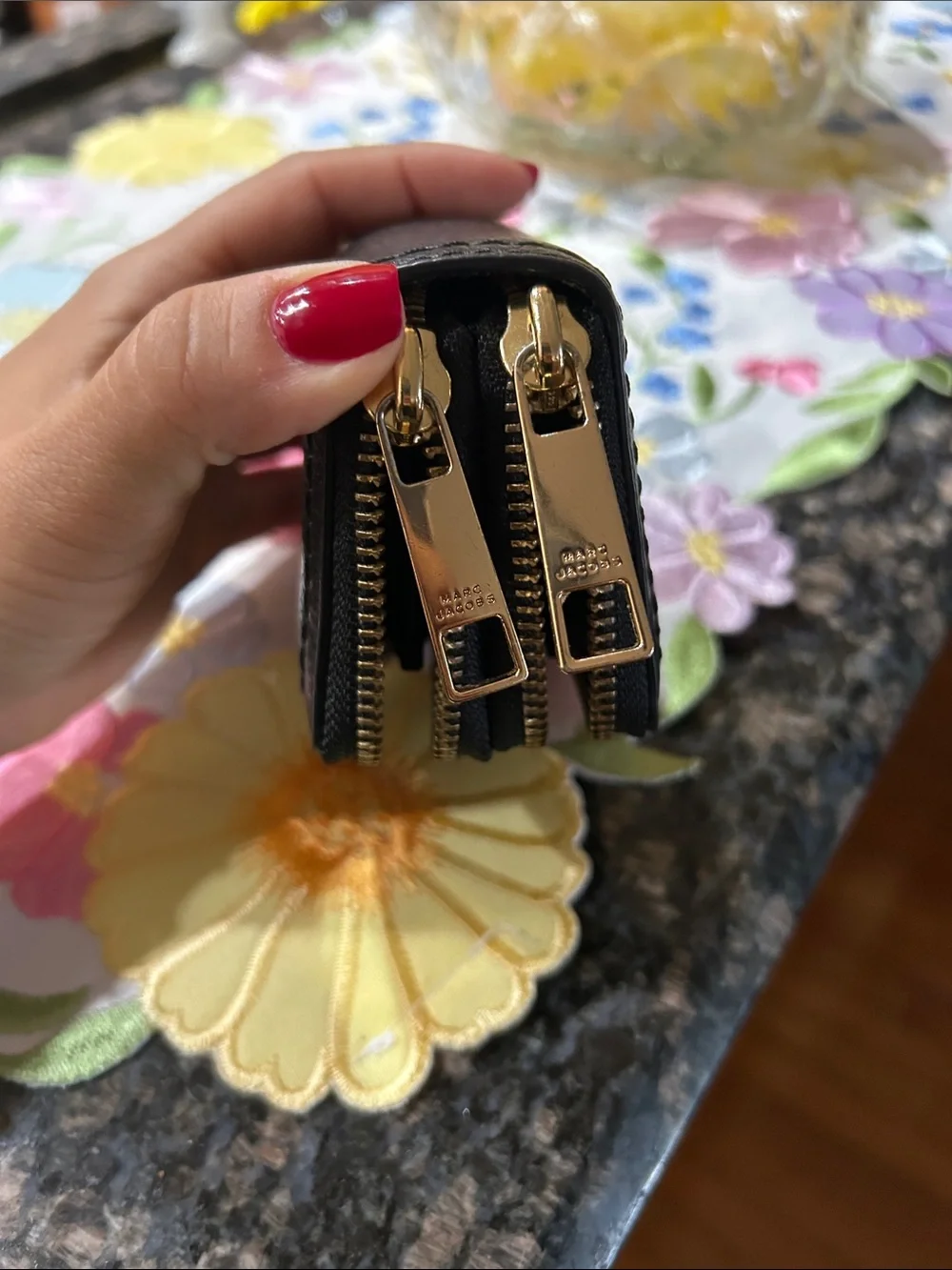 Marc Jacobs Black Pebbled Leather Double Zip Card Case with Gold Hardware - Picture 5 of 5